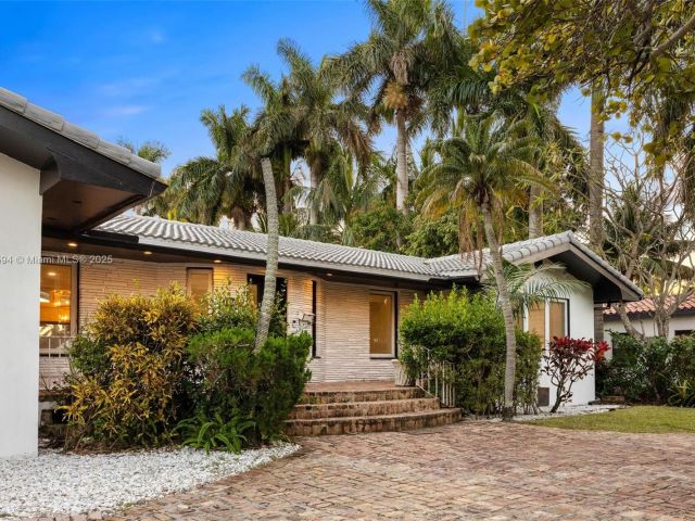 Home for sale at 1240 Jefferson St - photo 6284476