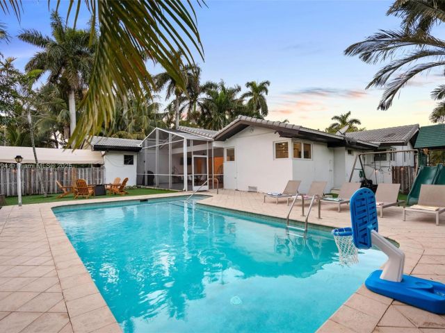 Home for sale at 1240 Jefferson St - photo 6284481