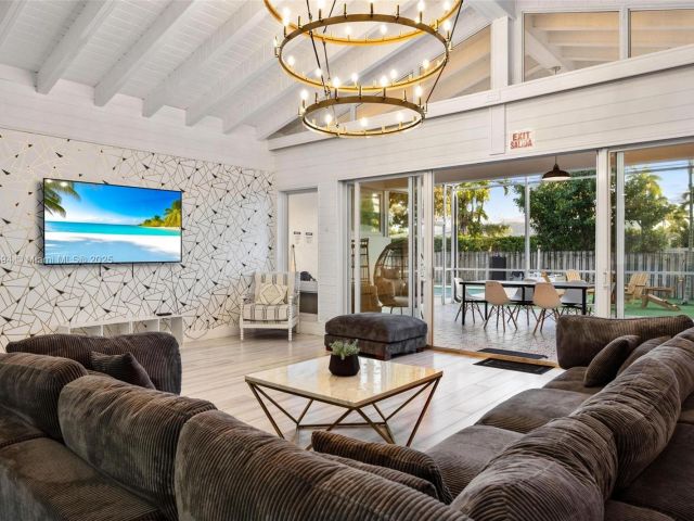 Home for sale at 1240 Jefferson St - photo 6284485