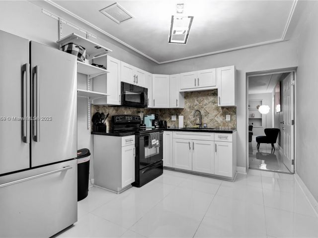 Home for sale at 1761 SW 14th St - photo 6284923