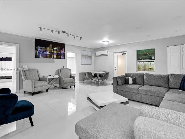 Home for sale at 1761 SW 14th St - photo 6284927