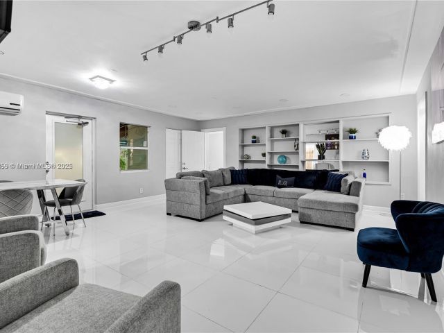 Home for sale at 1761 SW 14th St - photo 6284928