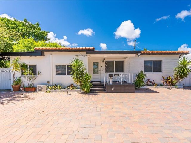 Home for sale at 1761 SW 14th St - photo 6284935