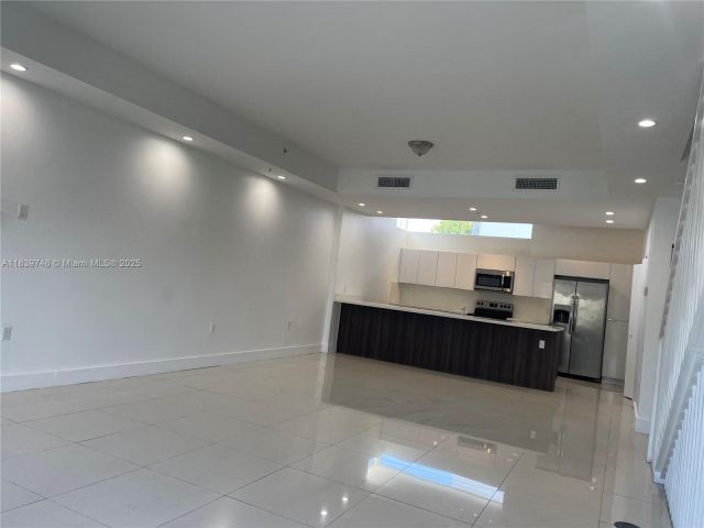 Home for rent at 1813 Madison St 6 - photo 6286812