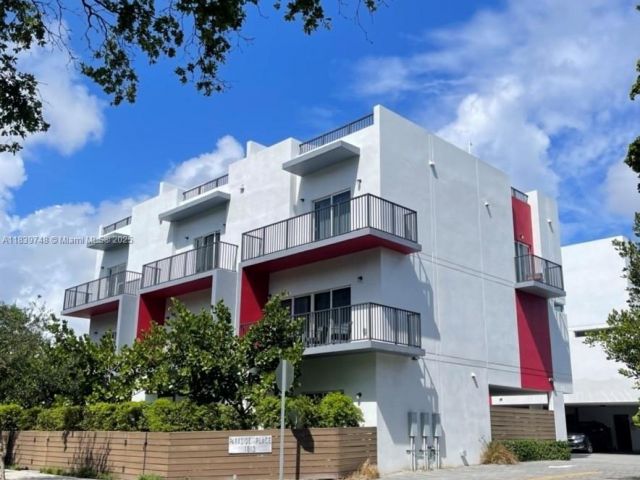 Home for rent at 1813 Madison St 6 - photo 6286815