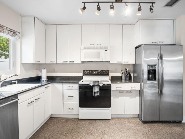 Home for rent at 101 NE 11th Street - photo 6316036