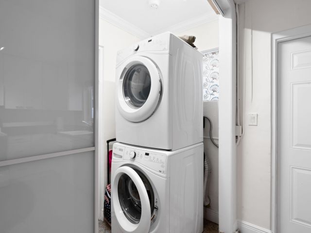 Home for rent at 101 NE 11th Street - photo 6316037