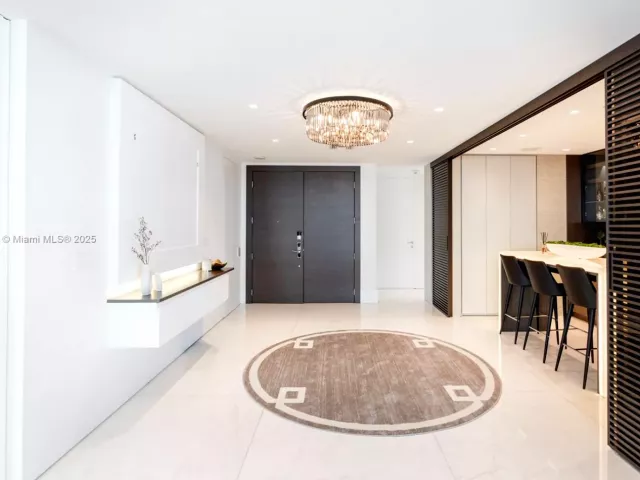 3-bedroom condo for sale in Sunny Isles Beach - 17475 Collins Ave 1001 - MondialRealty