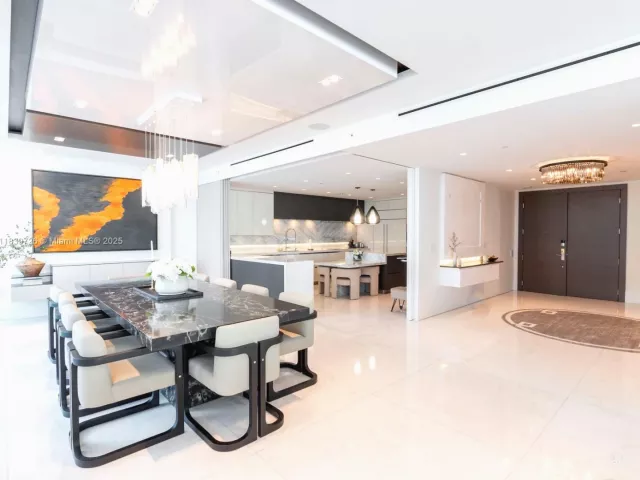 3-bedroom condo for sale in Sunny Isles Beach - 17475 Collins Ave 1001 - MondialRealty