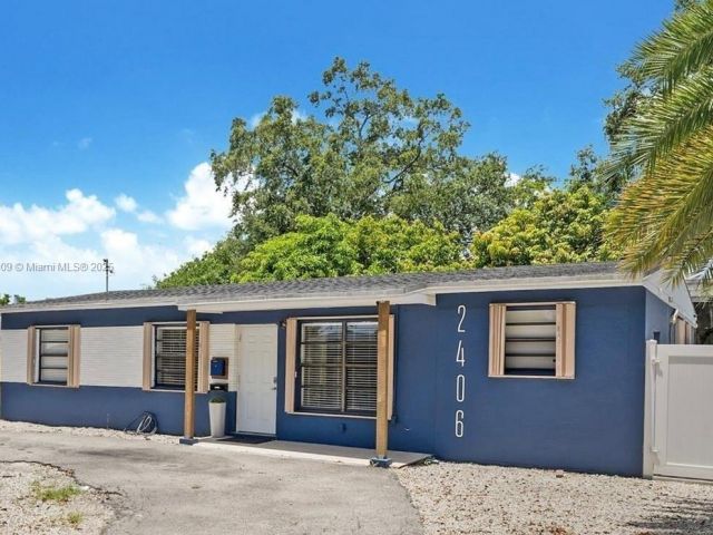 Home for sale at 2406 N 28th Ave - photo 6293103