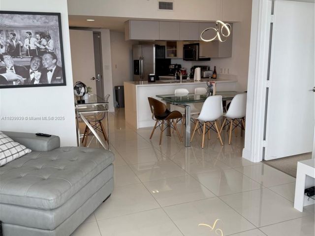 Apartment for rent  Unit #5114 - photo 6289771