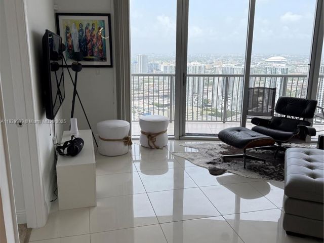 Apartment for rent  Unit #5114 - photo 6289772