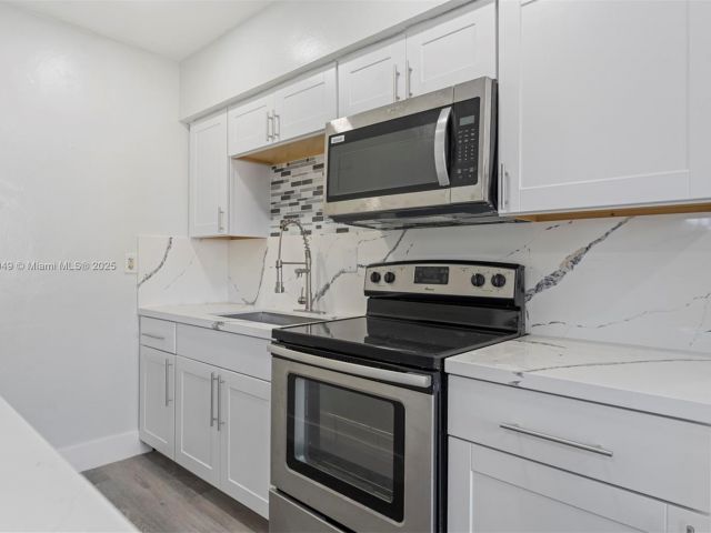 Home for sale at 15900 NW 18th Ave - photo 6286411