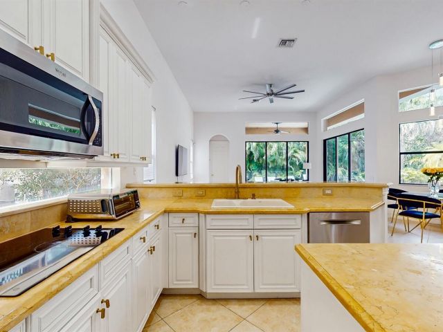 Home for sale at 544 Edgebrook Lane - photo 6627329