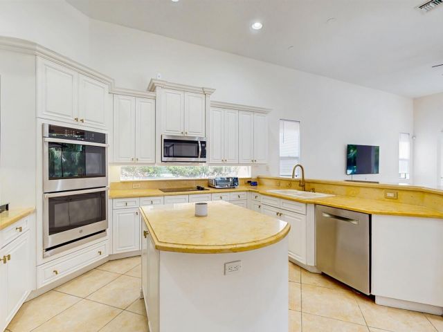 Home for sale at 544 Edgebrook Lane - photo 6627330