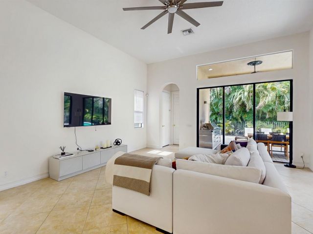 Home for sale at 544 Edgebrook Lane - photo 6627336