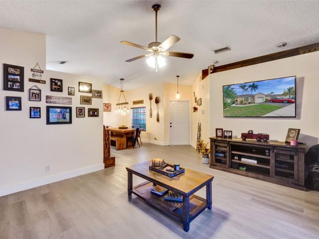 Home for sale at 895 SW 180th Ter - photo 6287607