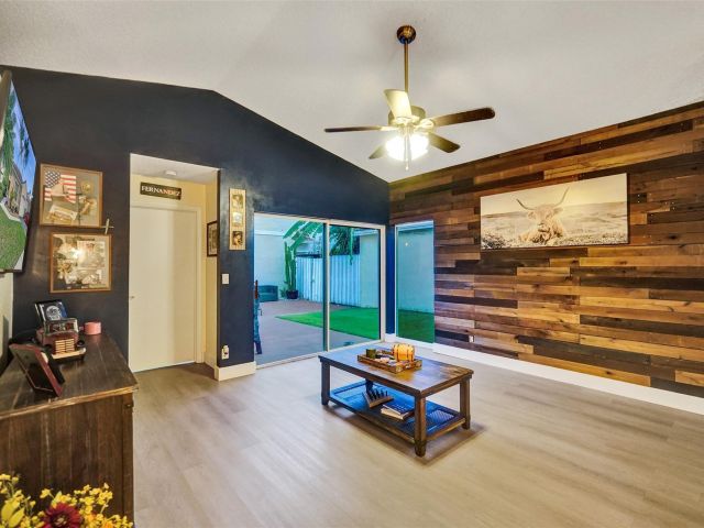 Home for sale at 895 SW 180th Ter - photo 6287610