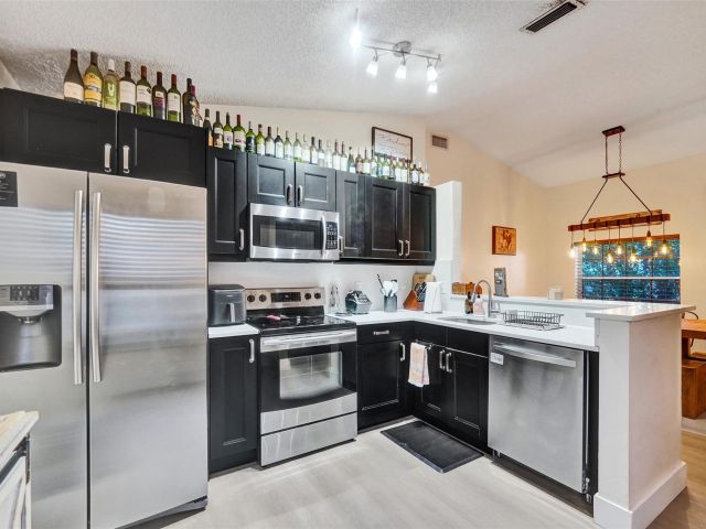 Home for sale at 895 SW 180th Ter - photo 6287619