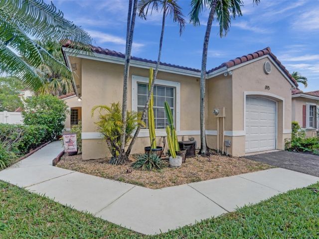 Home for sale at 895 SW 180th Ter - photo 6287620