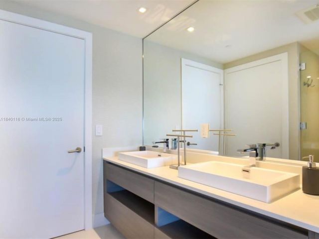 Apartment for rent  Unit #2903 - photo 6289679