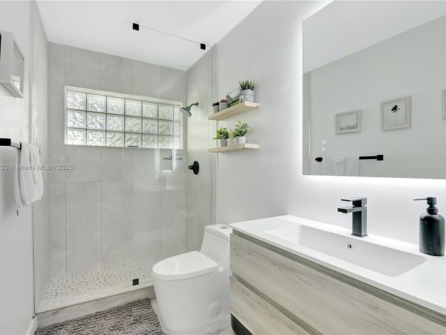 Home for sale at 23273 Water Cir - photo 6288009