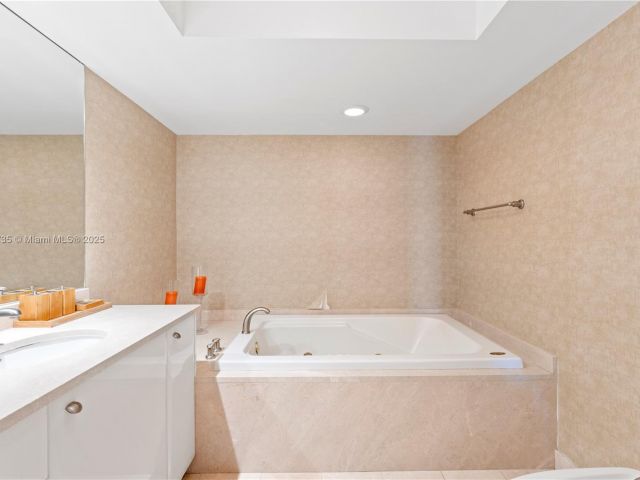 Apartment for rent  Unit #653 - photo 6289741