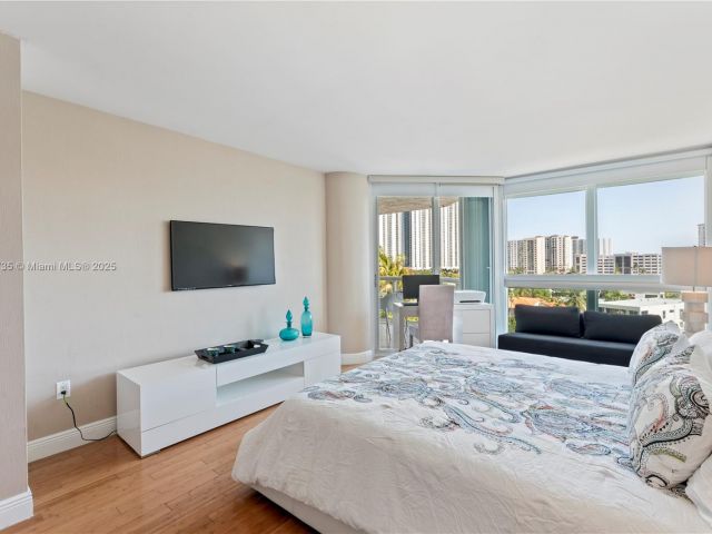 Apartment for rent  Unit #653 - photo 6289744