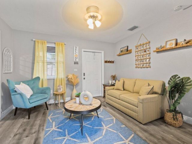 Home for sale at 5219 NE 20 Ter Terrace - photo 6288617