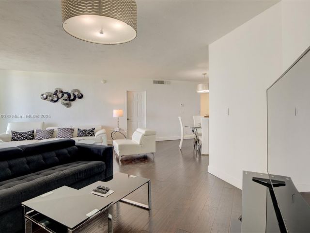 Apartment for sale  Unit #5L - photo 6298610