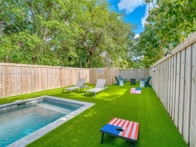 Home for rent at 58 NW 52nd St 58 - photo 6289287