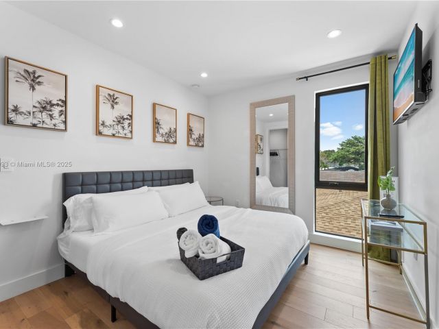 Home for rent at 58 NW 52nd St 58 - photo 6289292