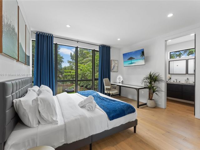 Home for rent at 58 NW 52nd St 58 - photo 6289296