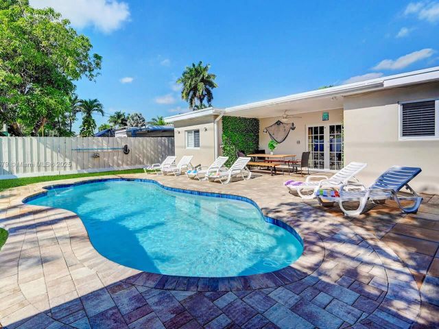 Home for rent at 1228 Johnson St - photo 6287581