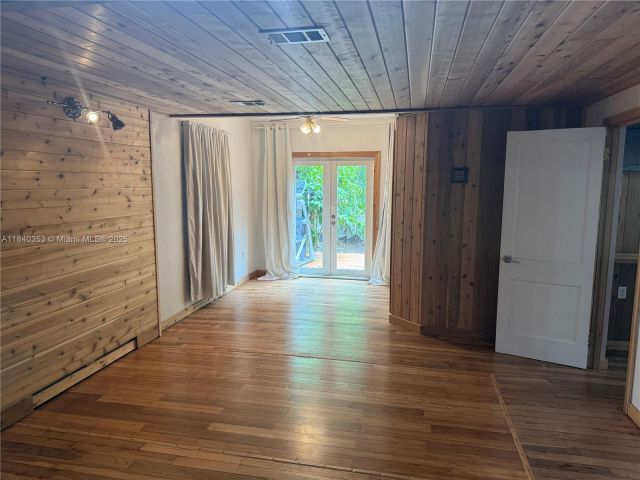 Home for rent at 612 SW 11th Ct 612 - photo 6288251