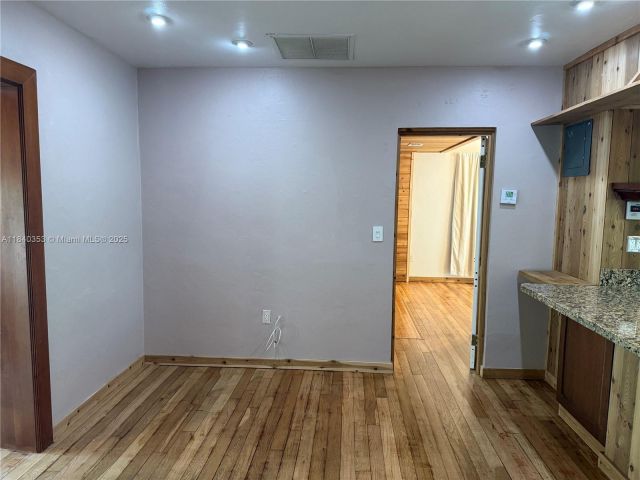 Home for rent at 612 SW 11th Ct 612 - photo 6288253