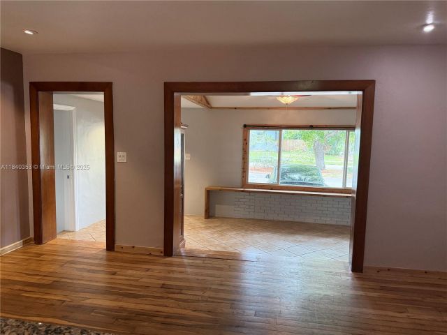 Home for rent at 612 SW 11th Ct 612 - photo 6288254