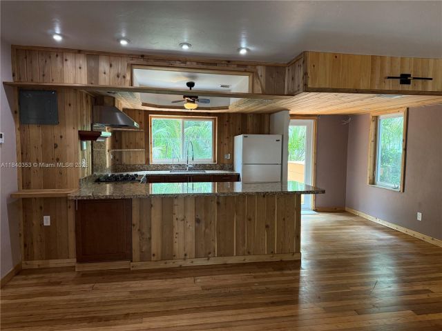 Home for rent at 612 SW 11th Ct 612 - photo 6288255