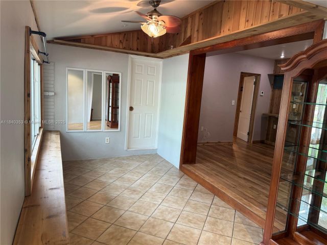 Home for rent at 612 SW 11th Ct 612 - photo 6288265