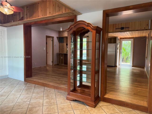 Home for rent at 612 SW 11th Ct 612 - photo 6288266