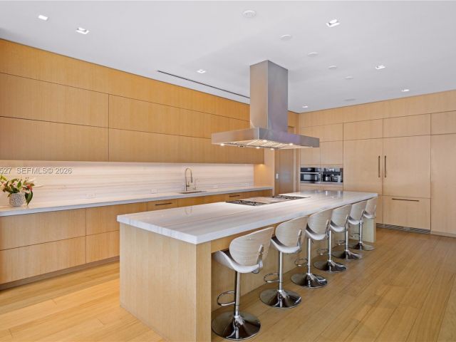 Home for sale at 126 W San Marino Dr - photo 6296574