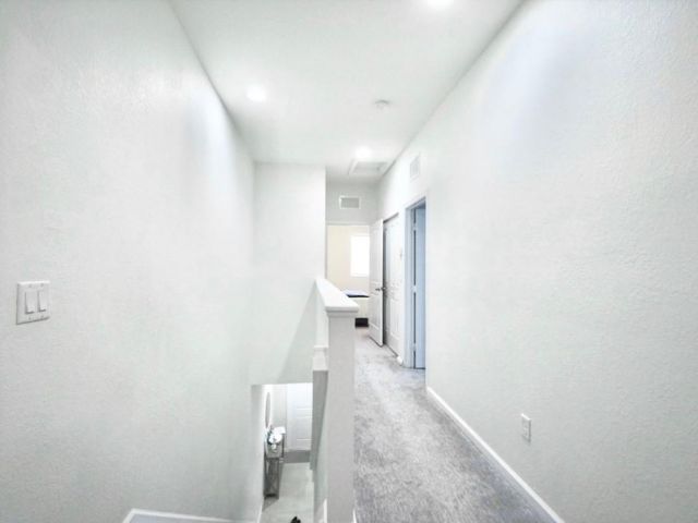 Home for rent at 378 NE 47th Pl 378 - photo 6288889