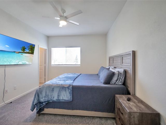 Home for rent at 378 NE 47th Pl 378 - photo 6288894