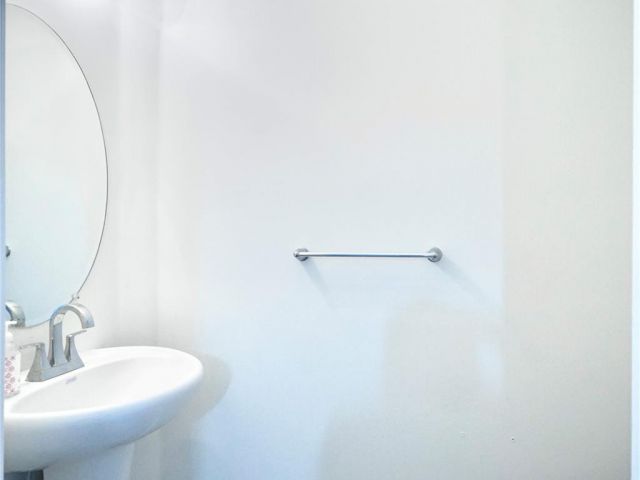 Home for rent at 378 NE 47th Pl 378 - photo 6288899