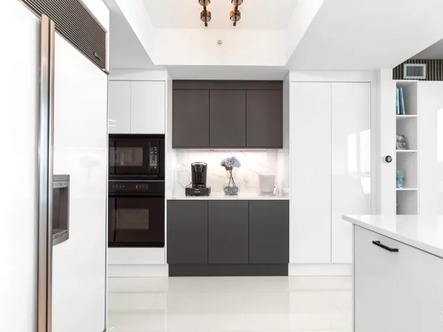 3-bedroom condo for rent in Hollywood - 3535 S Ocean Drive 402 - MondialRealty
