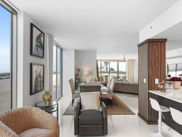 3-bedroom condo for rent in Hollywood - 3535 S Ocean Drive 402 - MondialRealty