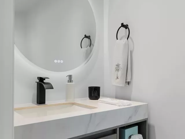 3-bedroom condo for rent in Hollywood - 3535 S Ocean Drive 402 - MondialRealty