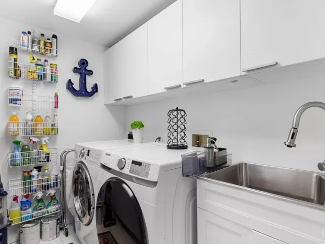 3-bedroom condo for rent in Hollywood - 3535 S Ocean Drive 402 - MondialRealty