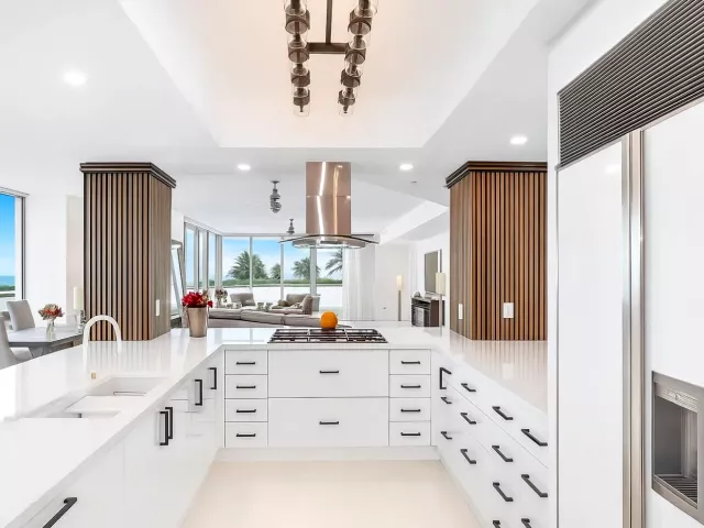 3-bedroom condo for rent in Hollywood - 3535 S Ocean Drive 402 - MondialRealty
