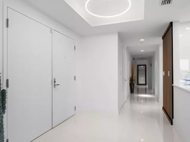 3-bedroom condo for rent in Hollywood - 3535 S Ocean Drive 402 - MondialRealty